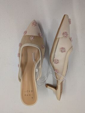 A New Day Mesh Floral Kitten Heel Mules Women’s Size 7 NWT Beige Sheer Embellish